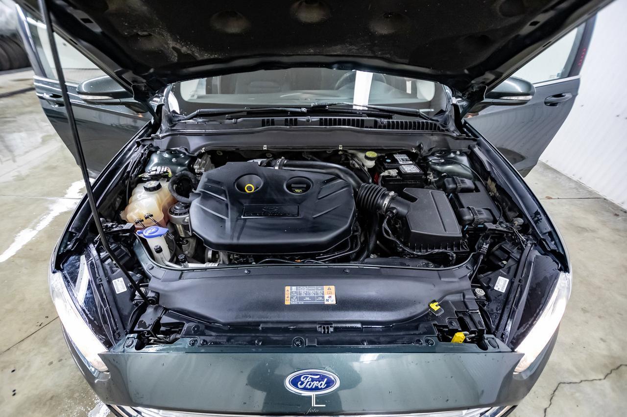 2015 Ford Fusion AWD SE Nav Roof BCam Red Deer AB