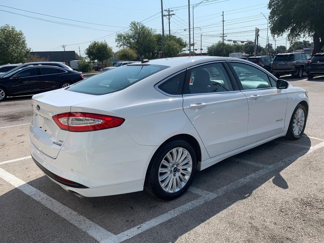 2015 Ford Fusion Hybrid SE Austin TX