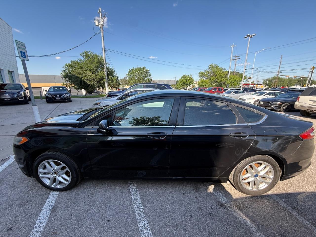 2015 Ford Fusion SE FWD's photo