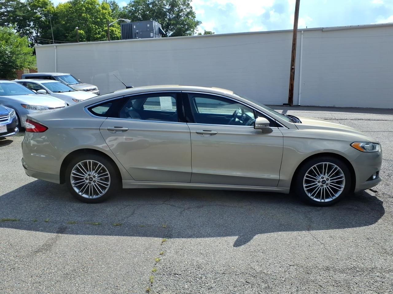 2015 Ford Fusion SE