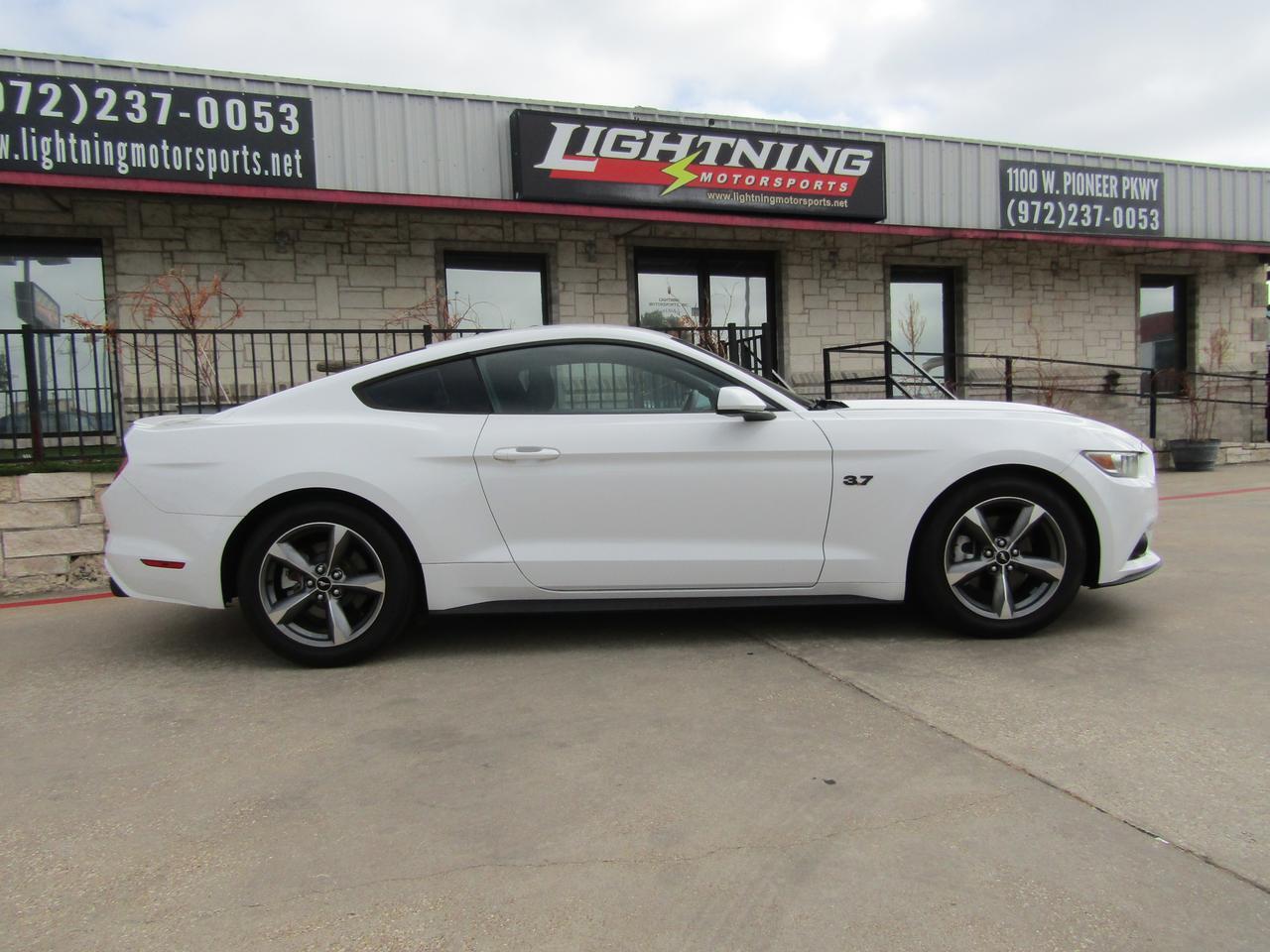 2015 Ford Mustang 2dr Fastback V6 Grand Prairie TX