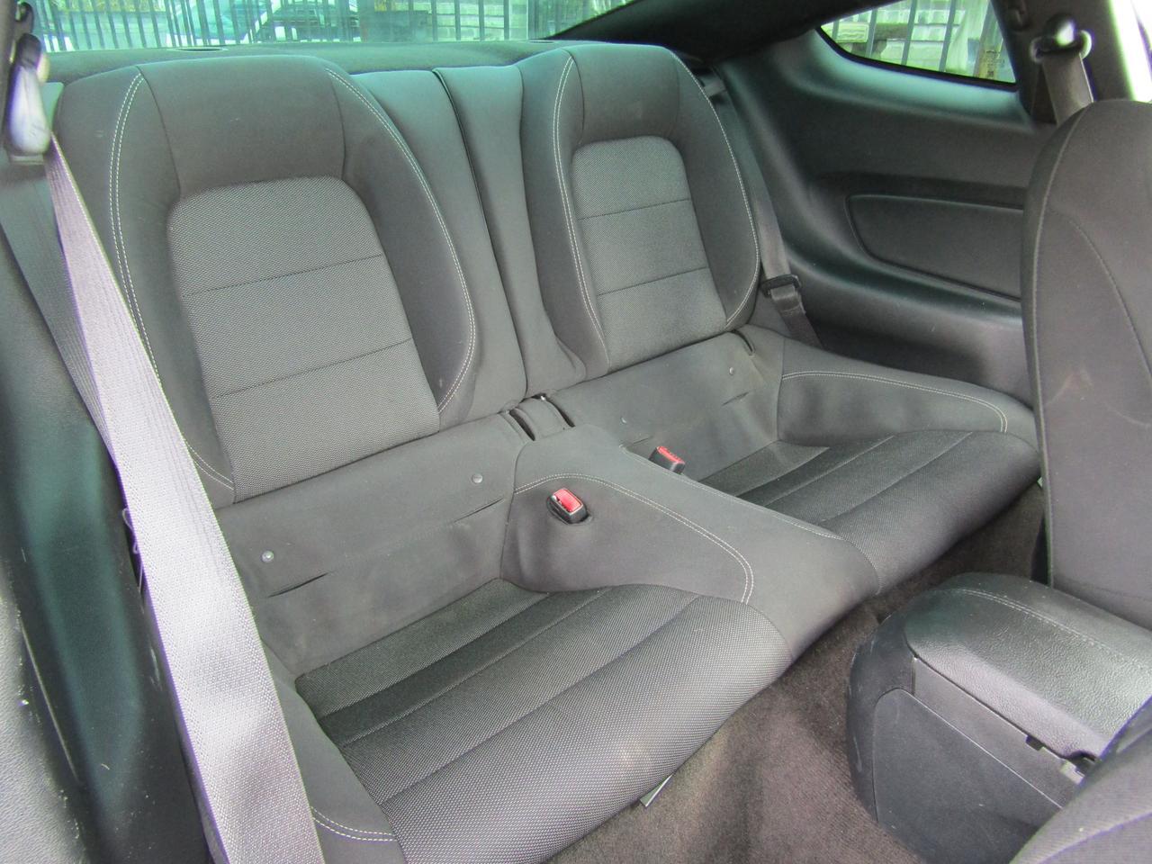 2015 Ford Mustang 2dr Fastback V6 Grand Prairie TX