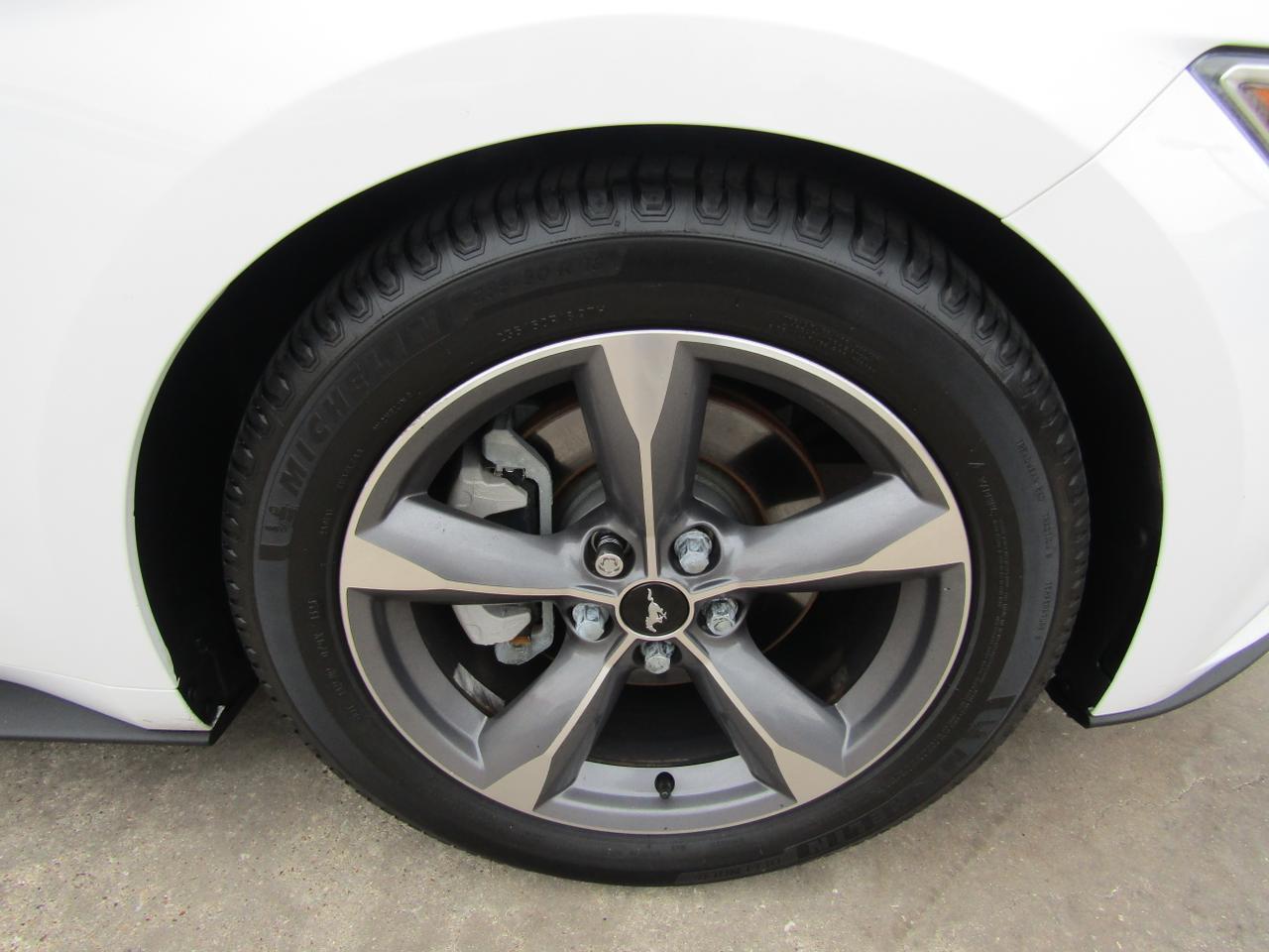 2015 Ford Mustang 2dr Fastback V6 Grand Prairie TX