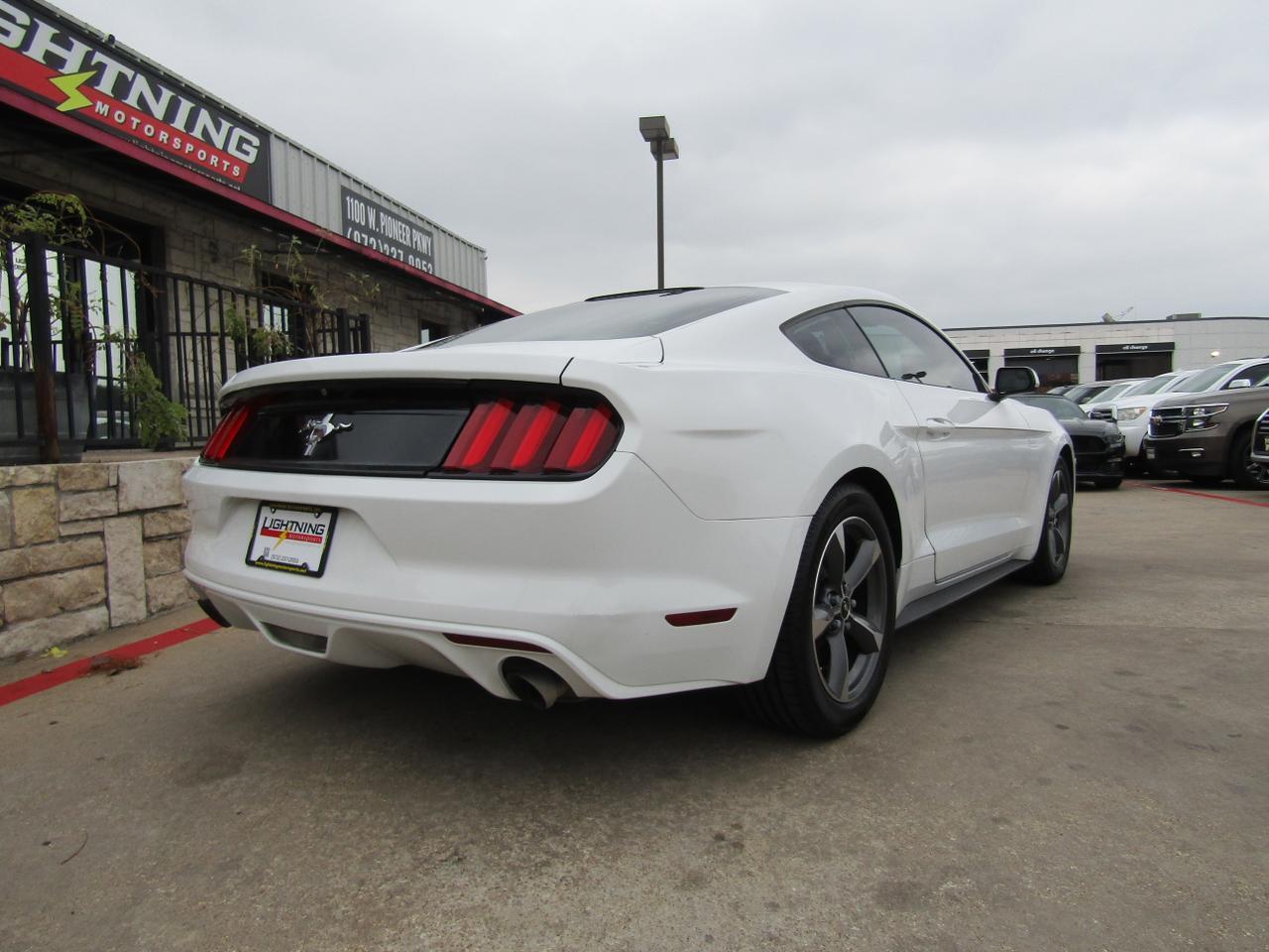 2015 Ford Mustang 2dr Fastback V6 Grand Prairie TX