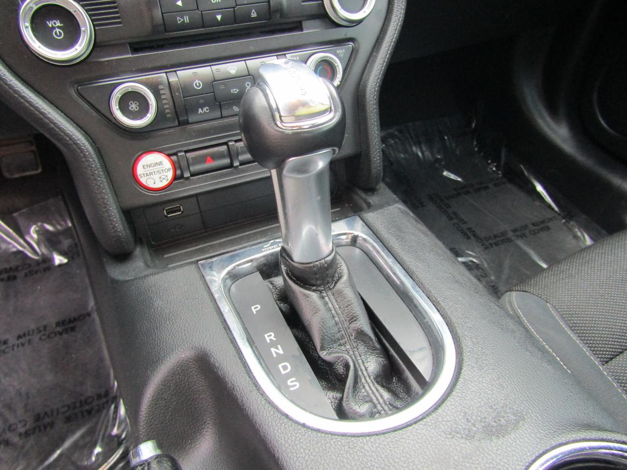 2015 Ford Mustang 2dr Fastback V6 Grand Prairie TX