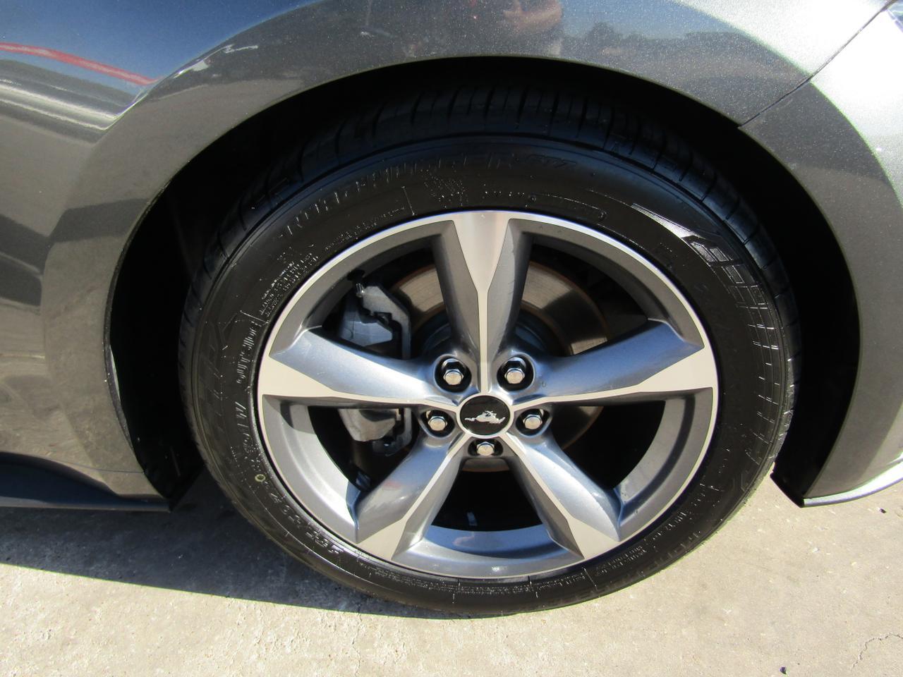 2015 Ford Mustang 2dr Fastback V6 Grand Prairie TX