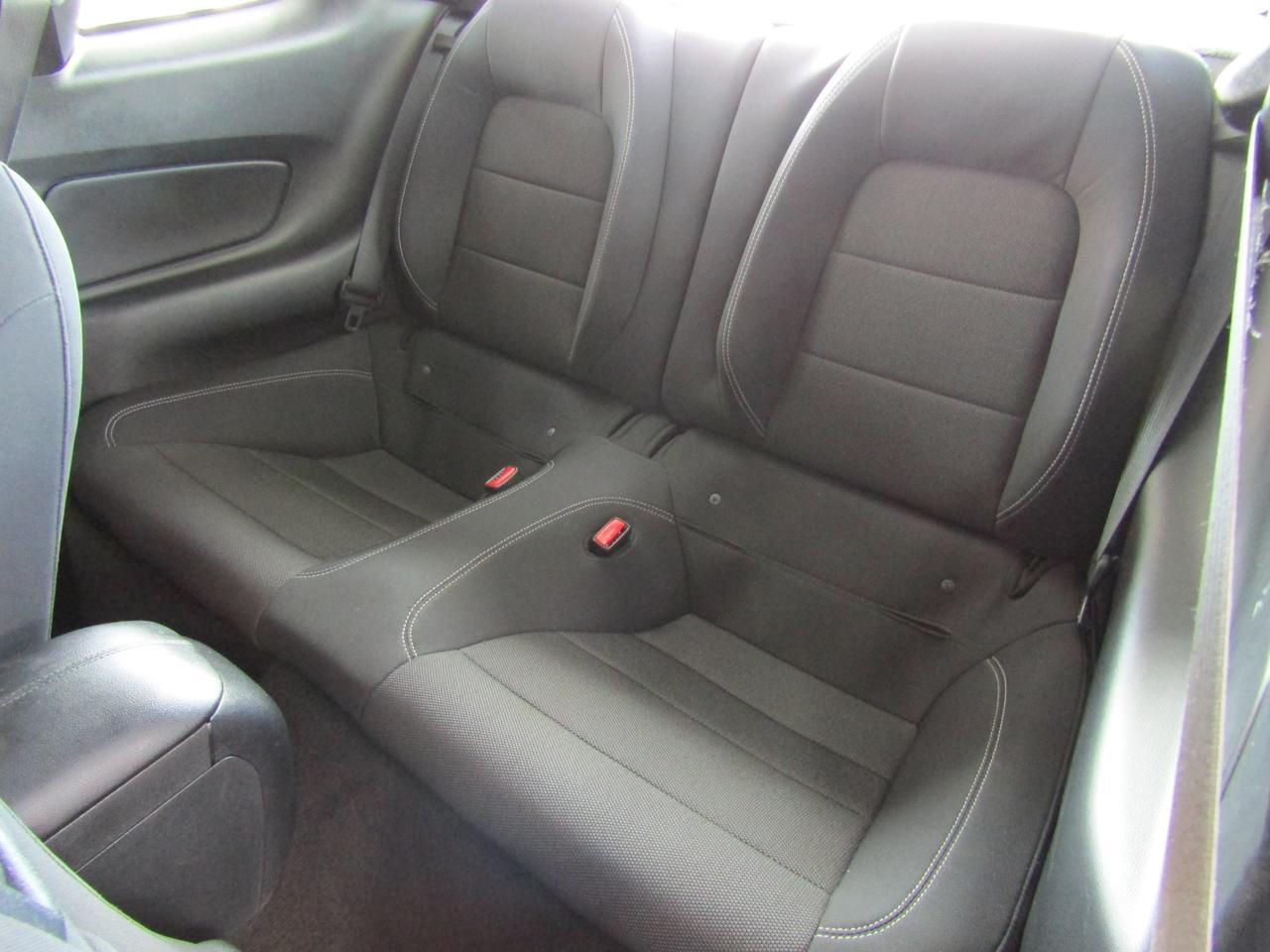 2015 Ford Mustang 2dr Fastback V6 Grand Prairie TX
