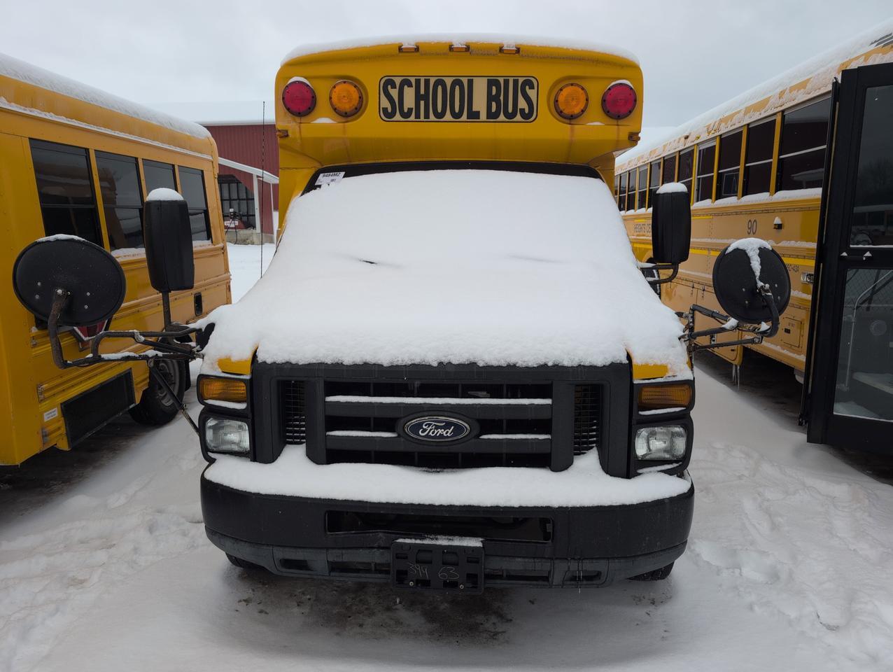 2015 Ford Starcraft QUEST SRW