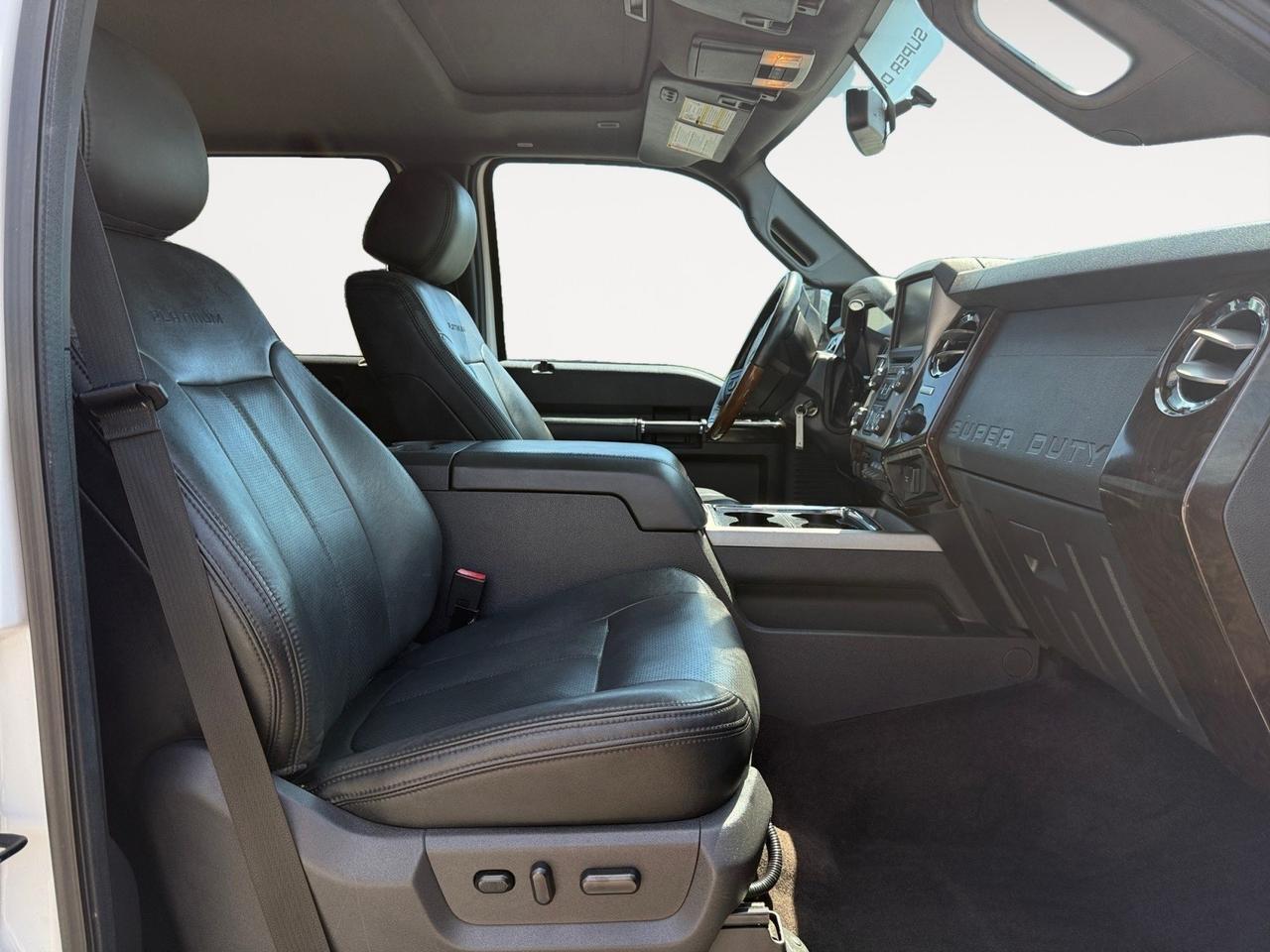 2015 Ford Super Duty F-250 Platinum, POWER RUNNING BOARDS, TOW PACKAGE, TOW HOOKS, BACKUP CAMERA, SUNROOF, APPLE CARPLAY/ANDROID AUTO, HEATED STEERING WHEEL, HEATED AND VENTILATED SEATS, POWER MIRRORS, 4X4, TRUCKS THIS CLEAN DONT LAST LONG COME AND TEST DRIVE TODAY! Norfolk VA
