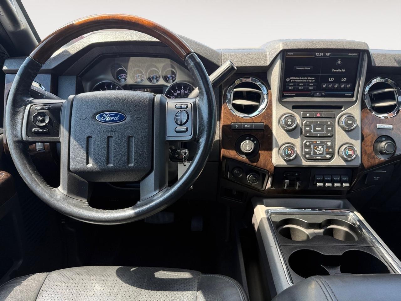 2015 Ford Super Duty F-250 Platinum, POWER RUNNING BOARDS, TOW PACKAGE, TOW HOOKS, BACKUP CAMERA, SUNROOF, APPLE CARPLAY/ANDROID AUTO, HEATED STEERING WHEEL, HEATED AND VENTILATED SEATS, POWER MIRRORS, 4X4, TRUCKS THIS CLEAN DONT LAST LONG COME AND TEST DRIVE TODAY! Norfolk VA