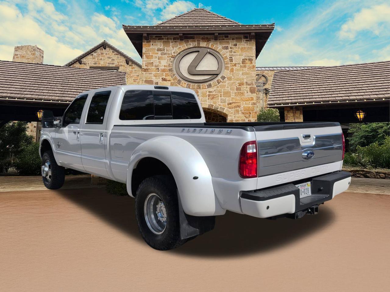 2015 Ford Super Duty F-350 DRW Platinum