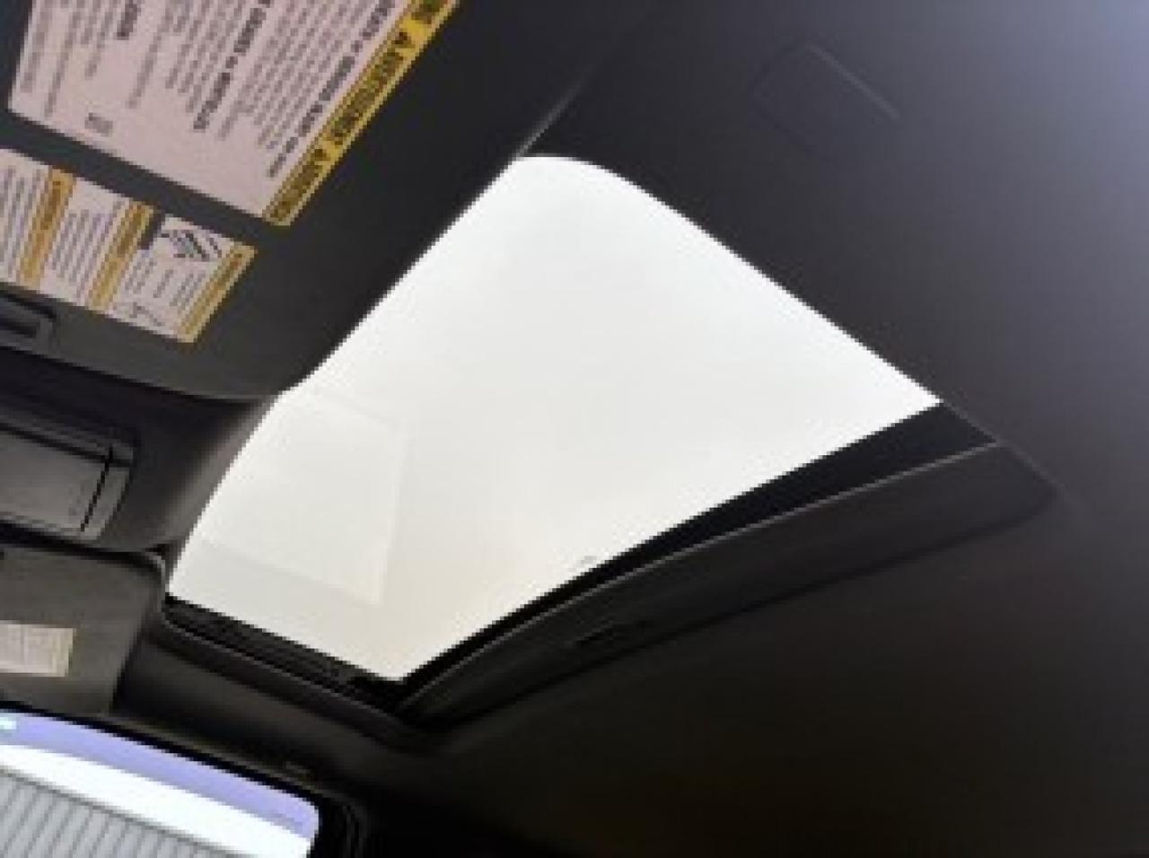 2015 Ford Super Duty F-350 SRW Lariat, BACKUP CAMERA, PARKING SENSORS, MOONROOF, TOW PACKAGE, POWER REAR SLIDING WINDOW, RUNNING BOARDS, NAVIGATION, TAILGATE STEP, HEATED SEATS, LOW MILES, SUPER DUTY SUPER DRIVE! Virginia Beach VA