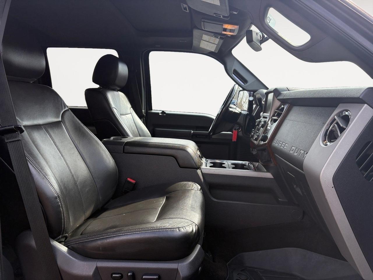 2015 Ford Super Duty F-350 SRW Lariat, BACKUP CAMERA, PARKING SENSORS, MOONROOF, TOW PACKAGE, POWER REAR SLIDING WINDOW, RUNNING BOARDS, NAVIGATION, TAILGATE STEP, HEATED SEATS, LOW MILES, SUPER DUTY SUPER DRIVE! Virginia Beach VA