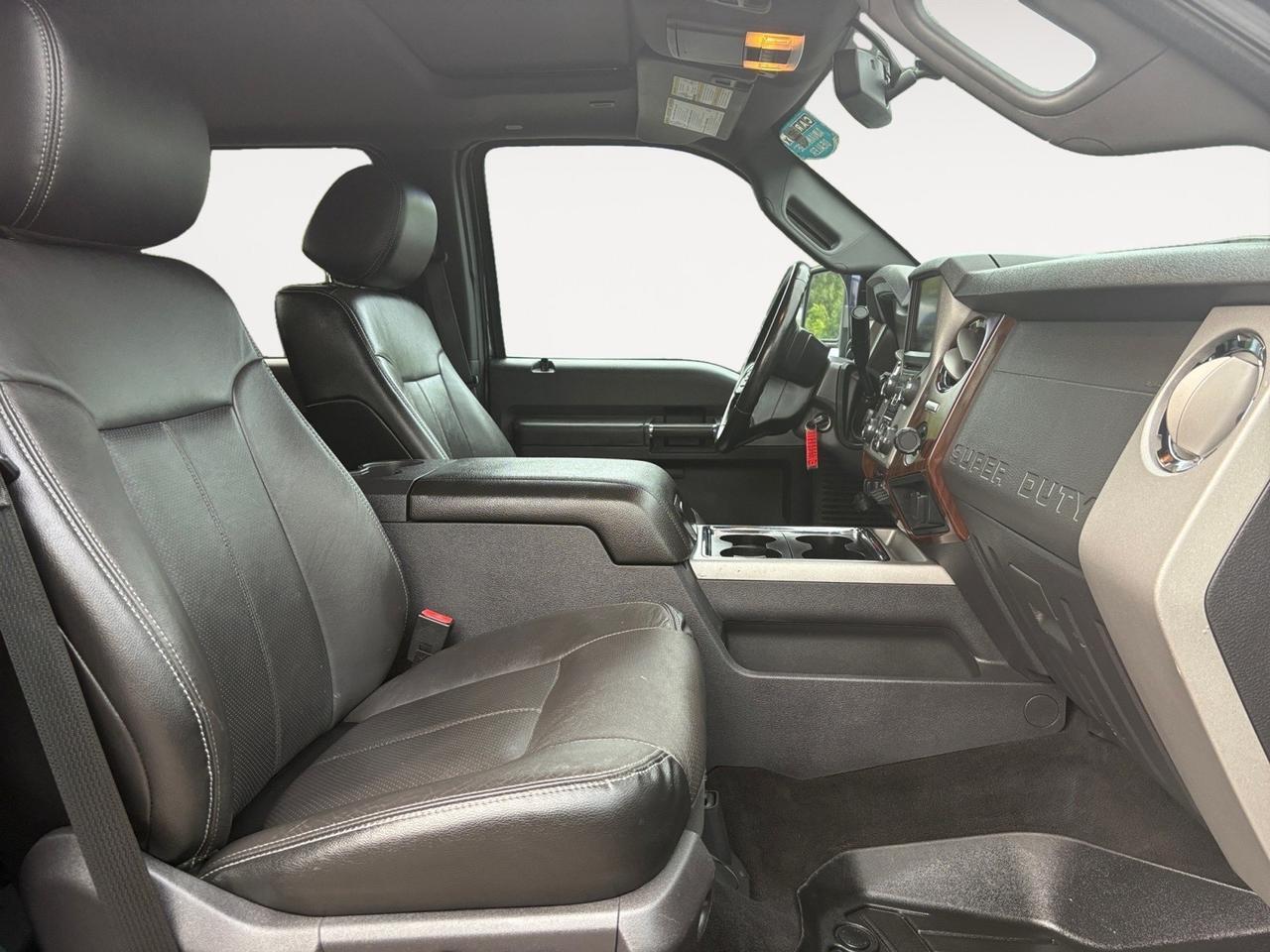 2015 Ford Super Duty F-350 SRW Lariat, BACKUP CAMERA, PARKING SENSORS, MOONROOF, TOW PACKAGE, POWER REAR SLIDING WINDOW, RUNNING BOARDS, NAVIGATION, TAILGATE STEP, HEATED SEATS, LOW MILES, SUPER DUTY SUPER DRIVE! Virginia Beach VA