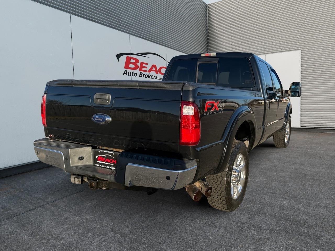 2015 Ford Super Duty F-350 SRW Lariat, HEATED AND VENTILATED SEATS, SUNROOF, POWER SLIDING REAR WIDNOW, TOW HOOKS, TOW PACKAGE, BACKUP CAMERA, POWER/HEATED MIRRORS, REMOTE KEYLESS ENTRY, TONNEAU COVER, BED LINER, CLEAN CARFAX! Norfolk VA