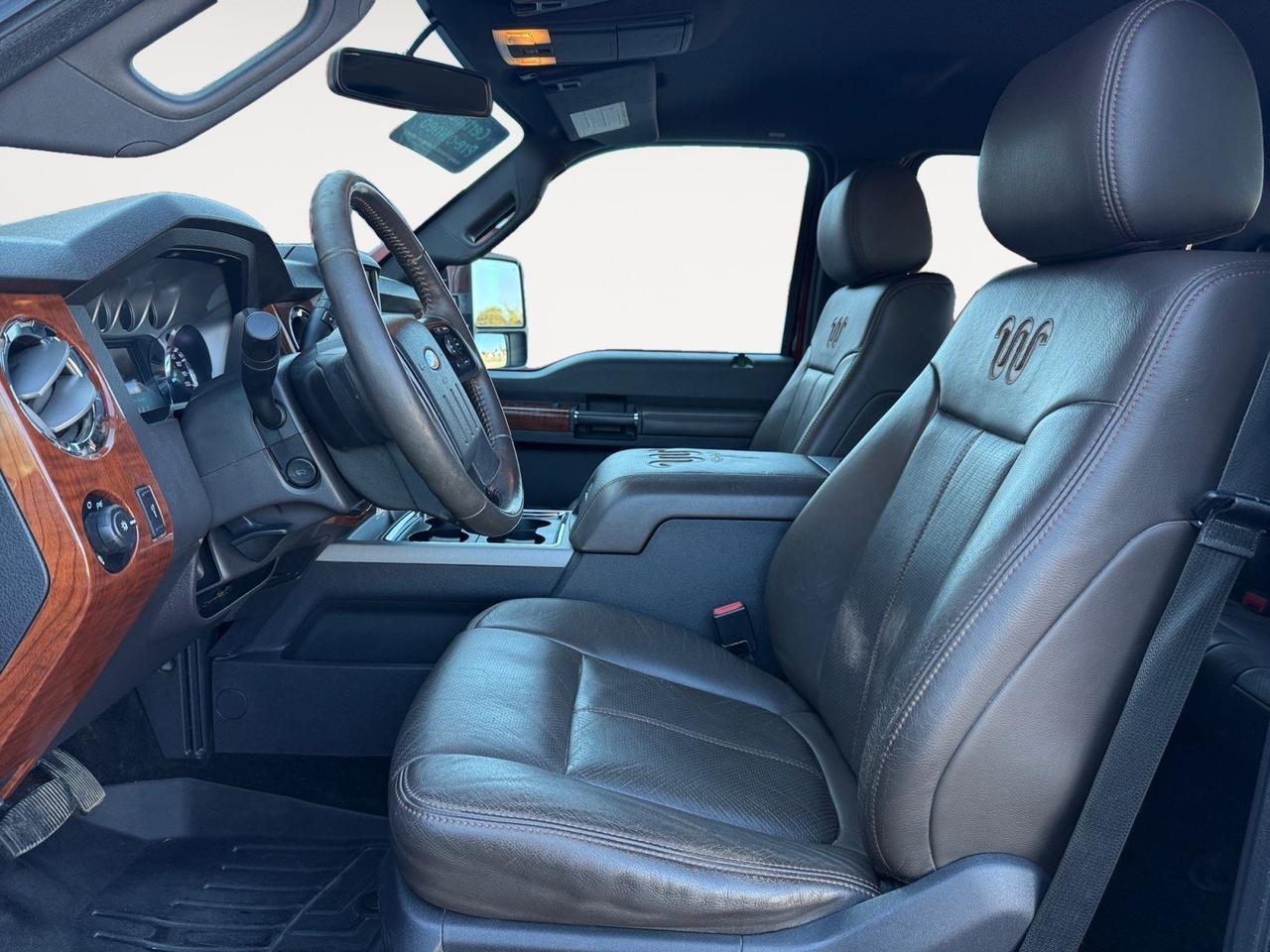 2015 Ford Super Duty F-350 SRW Lariat King Ranch, ONLY 1 ONWER, CLEAN CARFAX, POWER SLIDING REAR WINDOW, TOW PACKAGE, UNIVERSAL GARGAGE DOOR OPENER, HEATED AND VENTILATED SEATS, BACKUP CAMERA, LOW MILES!