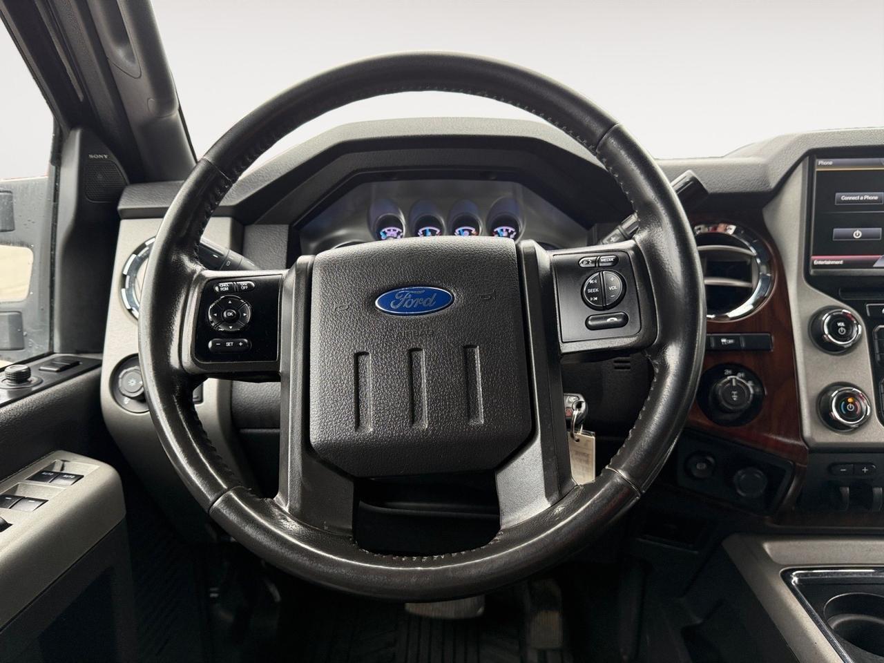 2015 Ford Super Duty F-350 SRW Lariat, TOW HOOKS, BED LINER, 4X4, BACKUP CAMERA, POWER REAR SLIDING WINDOW, PICKUP BOX TIE DOWN HOOKS, LOCKING REMOVABLE TAILGATE W/ LIFT ASSIST, LOW MILES! Norfolk VA