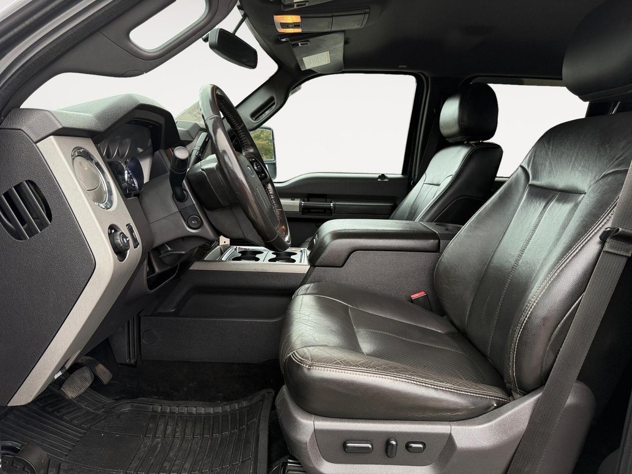 2015 Ford Super Duty F-350 SRW Lariat, TOW HOOKS, BED LINER, 4X4, BACKUP CAMERA, POWER REAR SLIDING WINDOW, PICKUP BOX TIE DOWN HOOKS, LOCKING REMOVABLE TAILGATE W/ LIFT ASSIST, LOW MILES! Norfolk VA