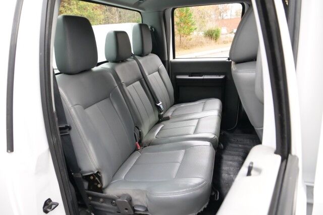 2015 Ford Super Duty F-350 XL 4X4 / DRW / 6.7L V8 Turbo Diesel High Point NC