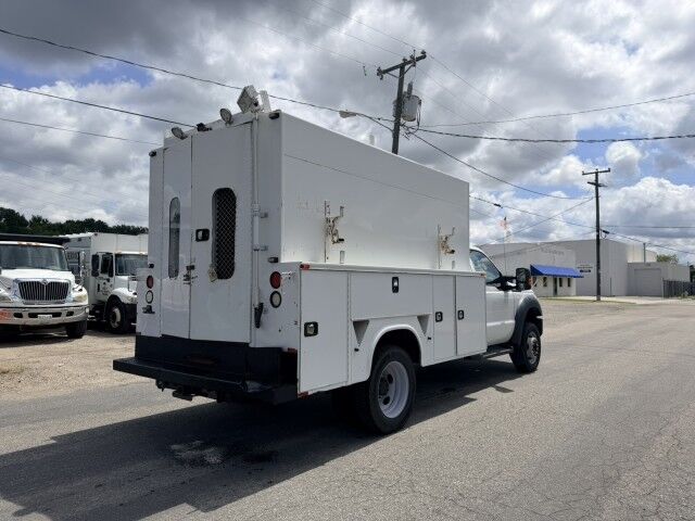 2015 Ford Super Duty F-550 Walk in Service Body XL