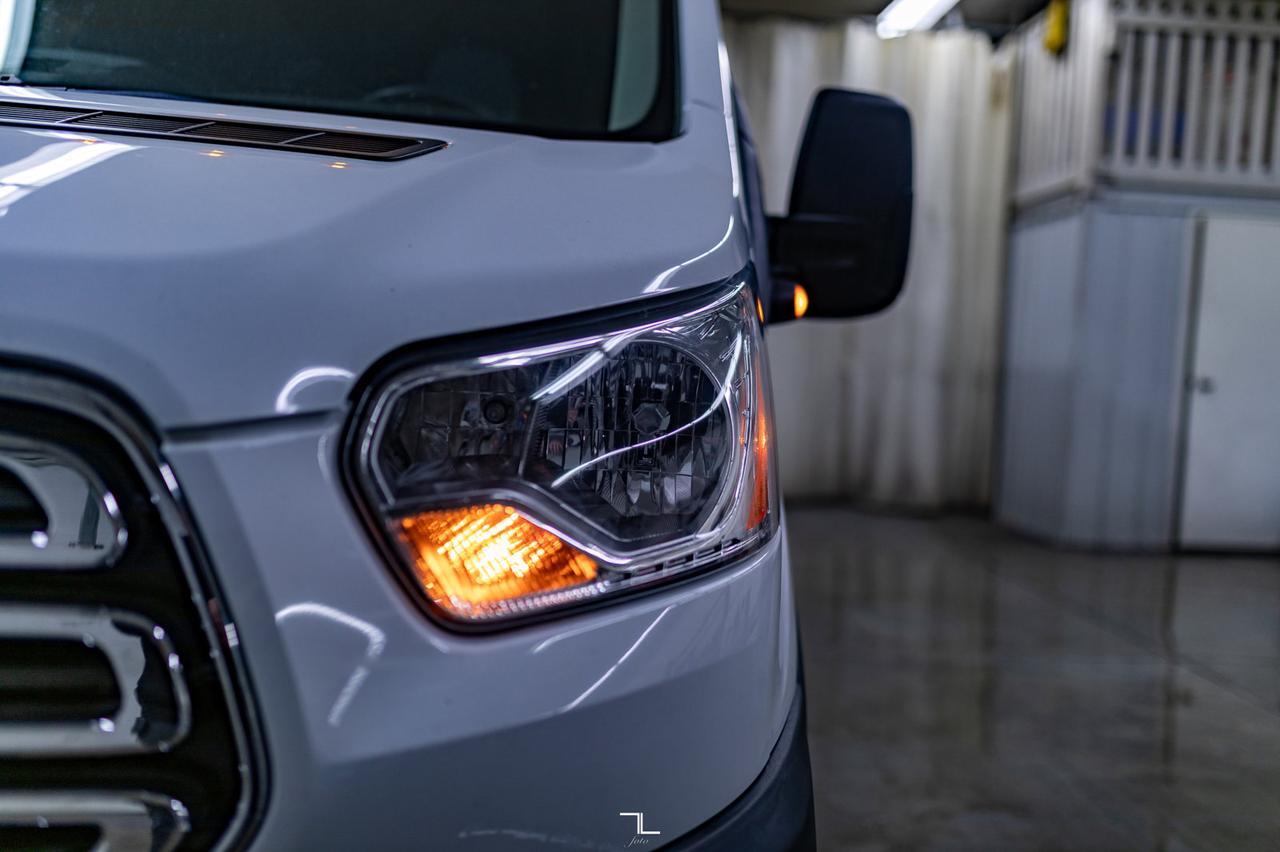 2015 Ford T-350 XLT 15 Passenger BCam Red Deer AB