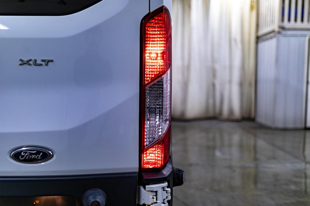 2015 Ford T-350 XLT 15 Passenger BCam Red Deer AB