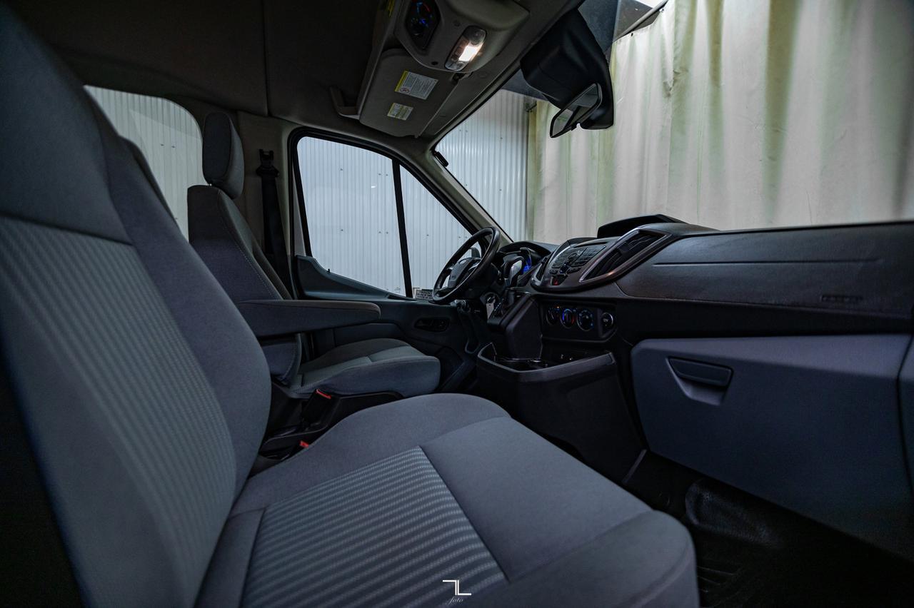 2015 Ford T-350 XLT 15 Passenger BCam Red Deer AB