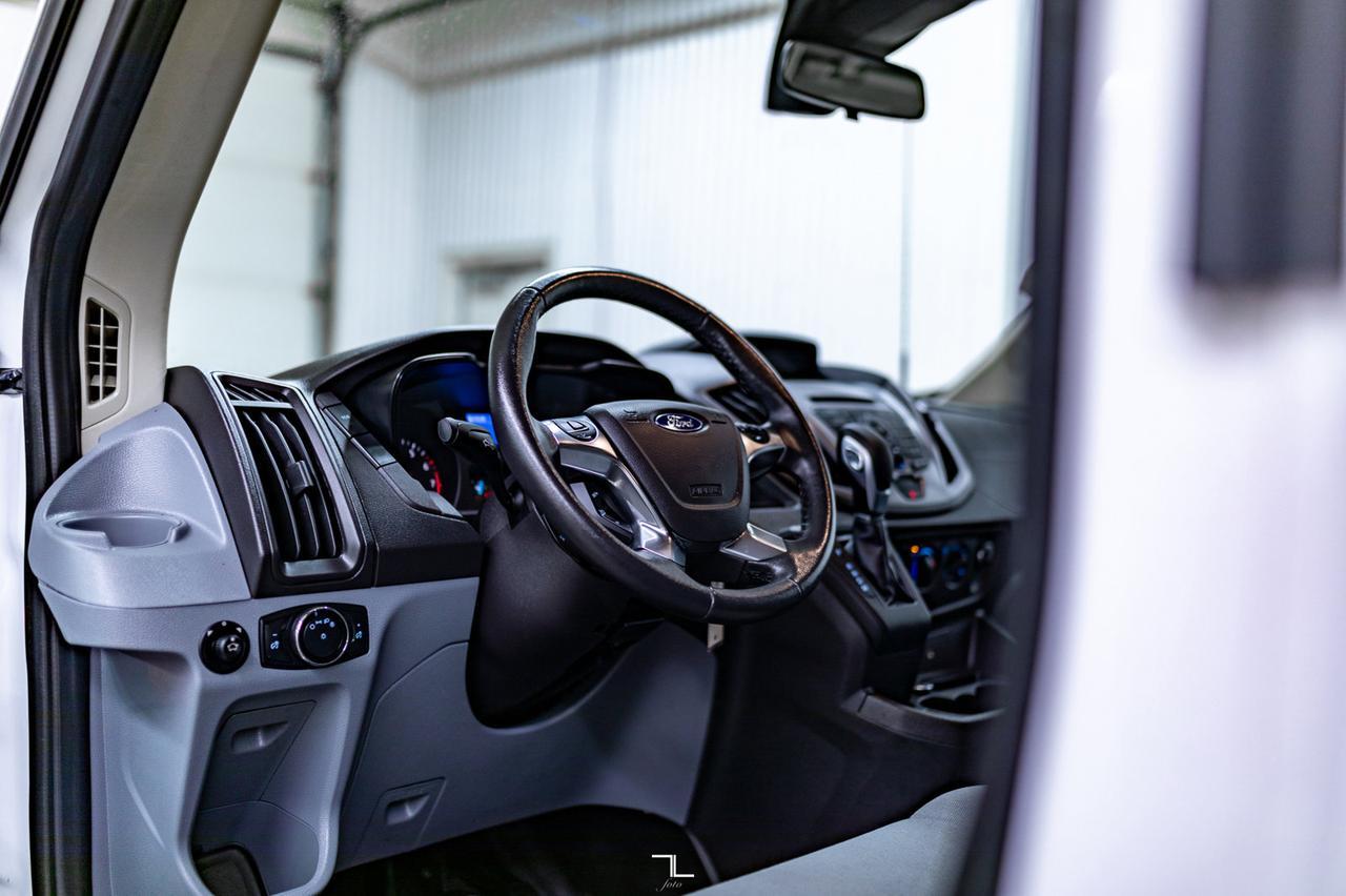 2015 Ford T-350 XLT 15 Passenger BCam Red Deer AB