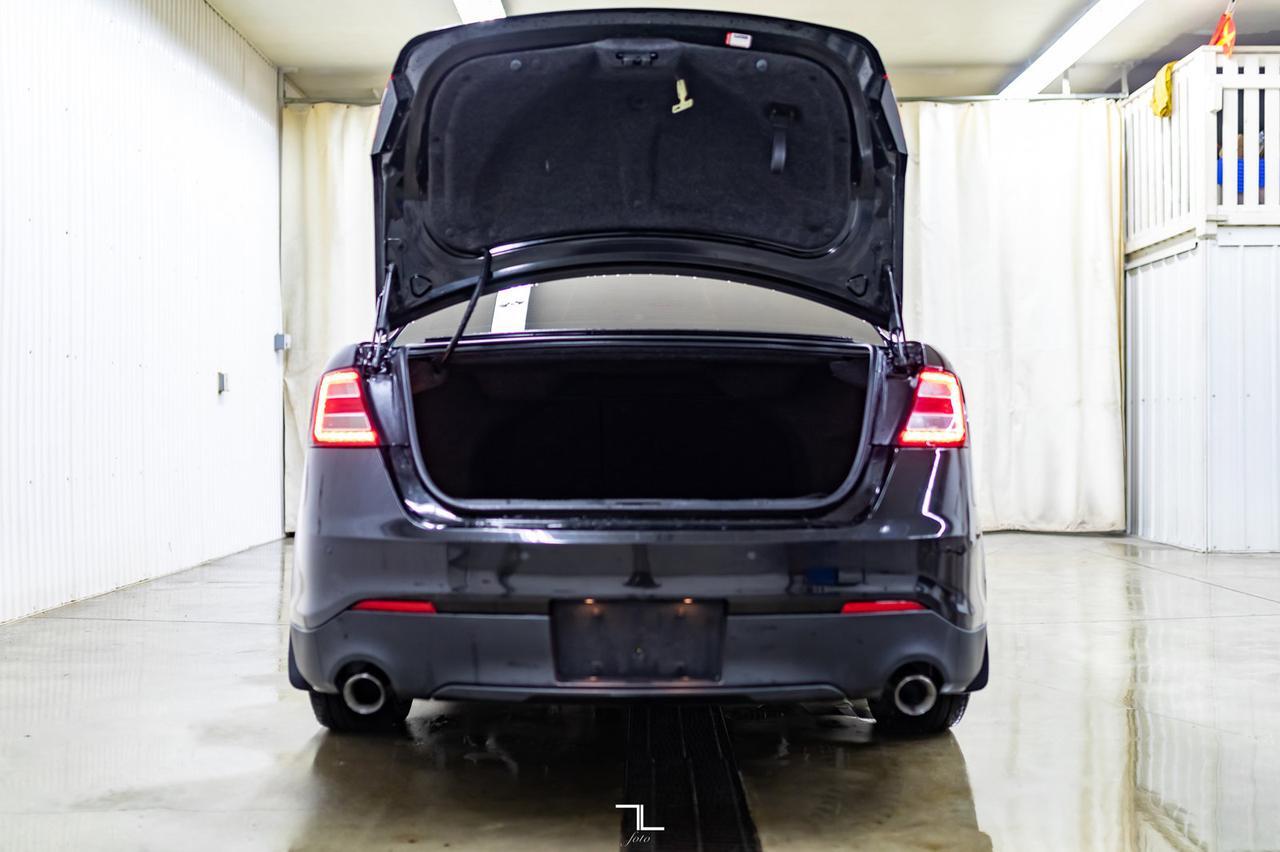 2015 Ford Taurus AWD SHO Leather Roof Nav BCam Red Deer AB