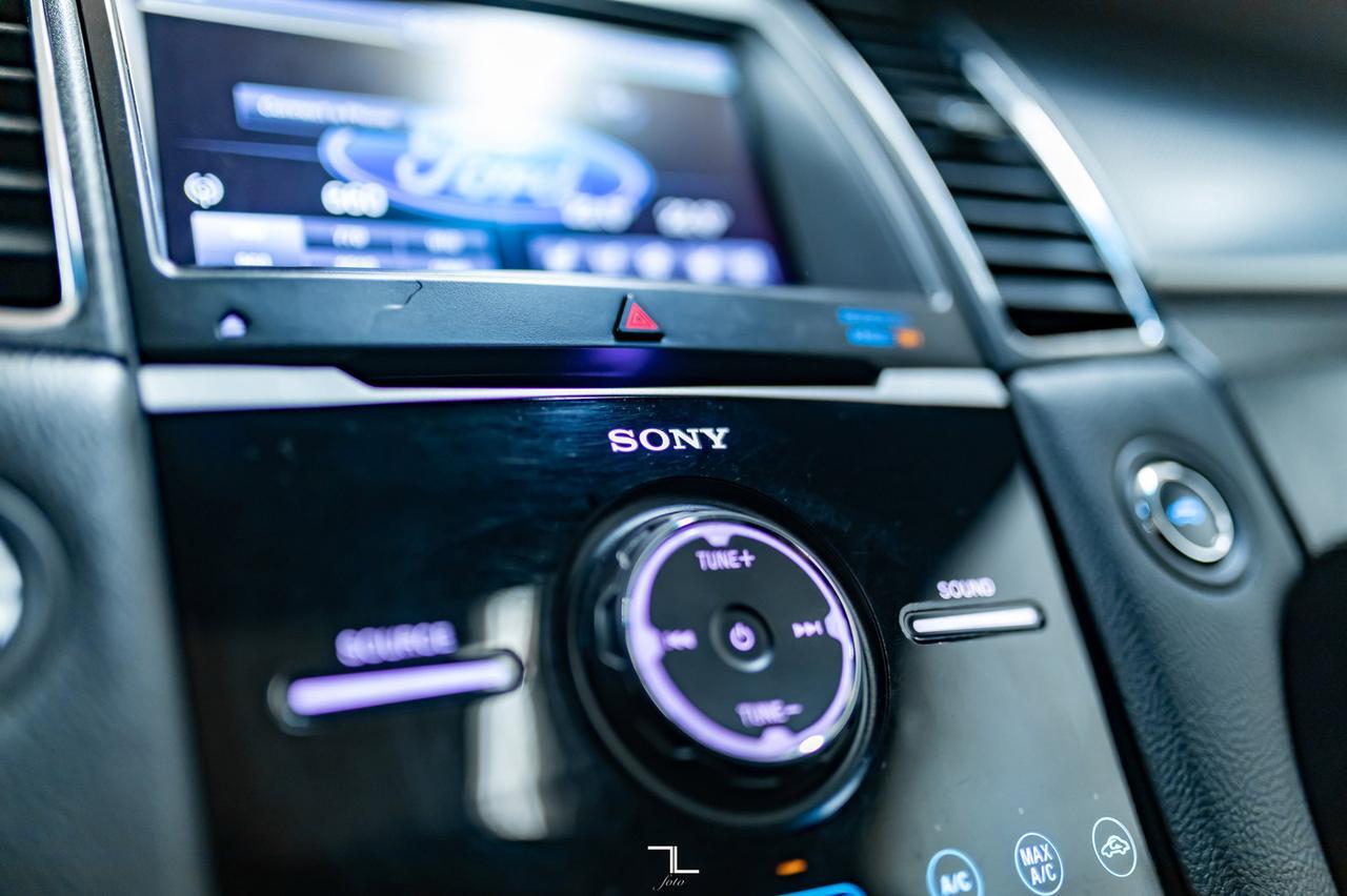 2015 Ford Taurus AWD SHO Leather Roof Nav BCam Red Deer AB