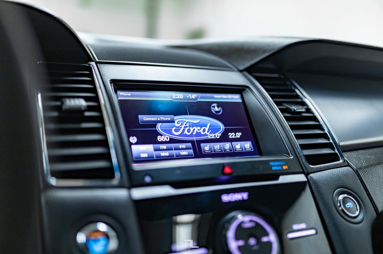 2015 Ford Taurus AWD SHO Leather Roof Nav BCam Red Deer AB