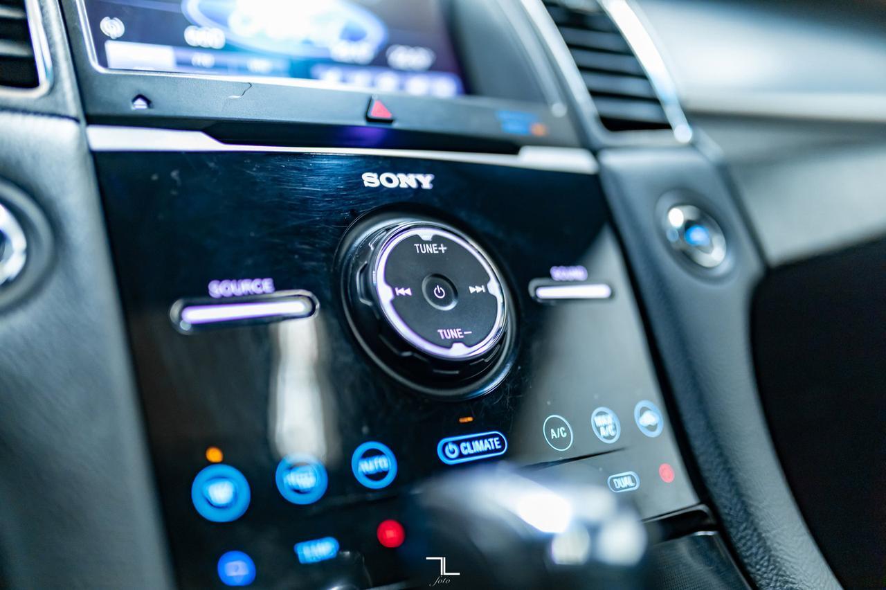 2015 Ford Taurus AWD SHO Leather Roof Nav BCam Red Deer AB