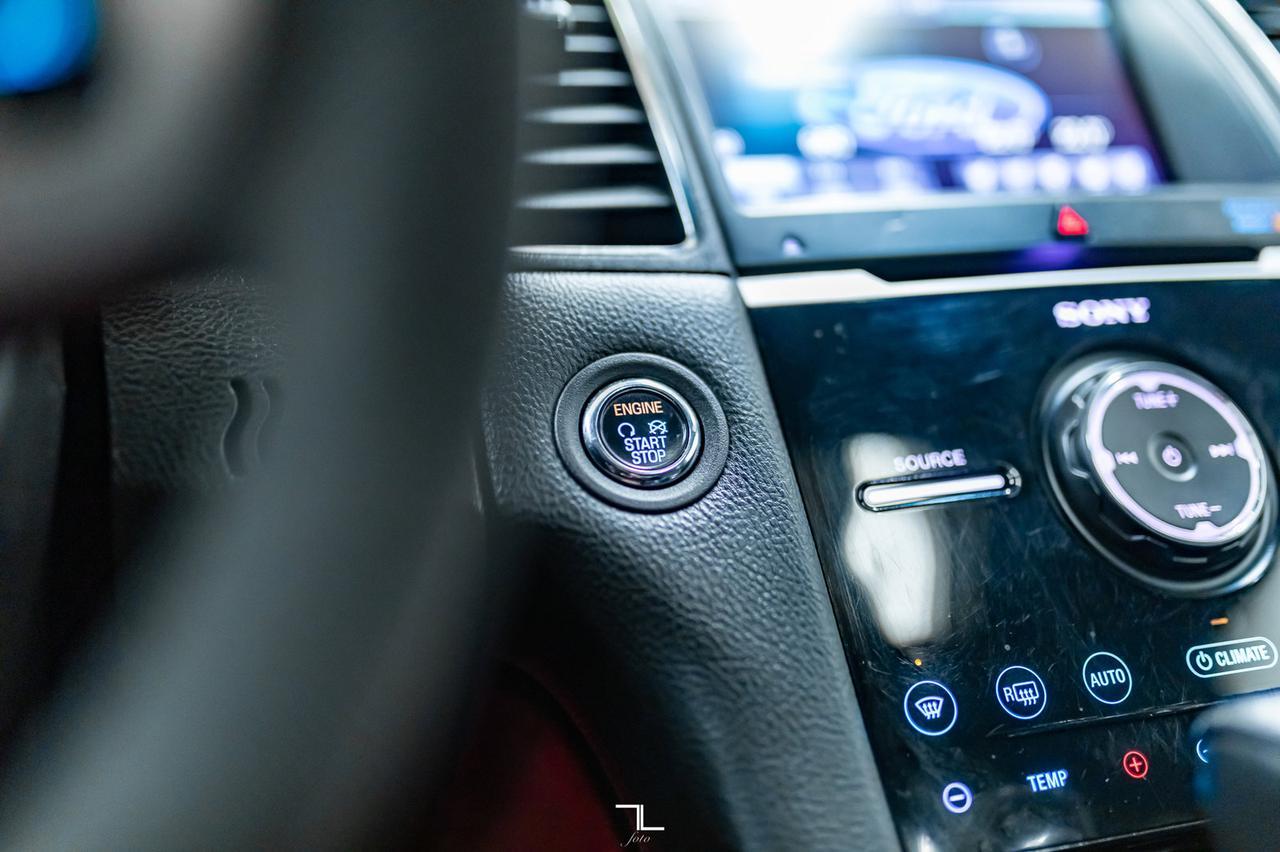 2015 Ford Taurus AWD SHO Leather Roof Nav BCam Red Deer AB