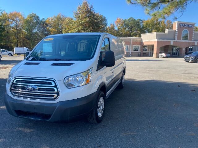 2015 Ford Transit-250 w/RH Swing-Out Doors Low Roof 130.0 WB