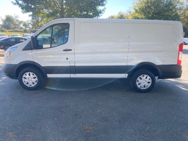 2015 Ford Transit-250 w/RH Swing-Out Doors Low Roof 130.0 WB