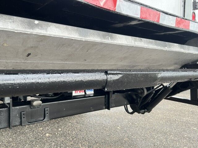2015 Freightliner M2 106 24' Dry Box Truck with 4,000 lbs. Lift Gate Miami FL