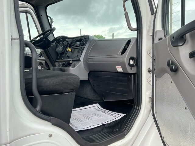 2015 Freightliner M2 106 24' Dry Box Truck with 4,000 lbs. Lift Gate Miami FL