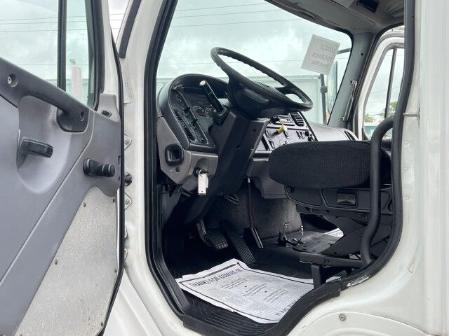 2015 Freightliner M2 106 24' Dry Box Truck with 4,000 lbs. Lift Gate Miami FL