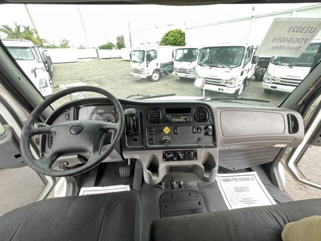 2015 Freightliner M2 106 24' Dry Box Truck with 4,000 lbs. Lift Gate Miami FL