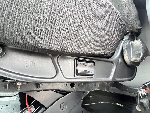 2015 Freightliner M2 106 24' Dry Box Truck with 4,000 lbs. Lift Gate Miami FL