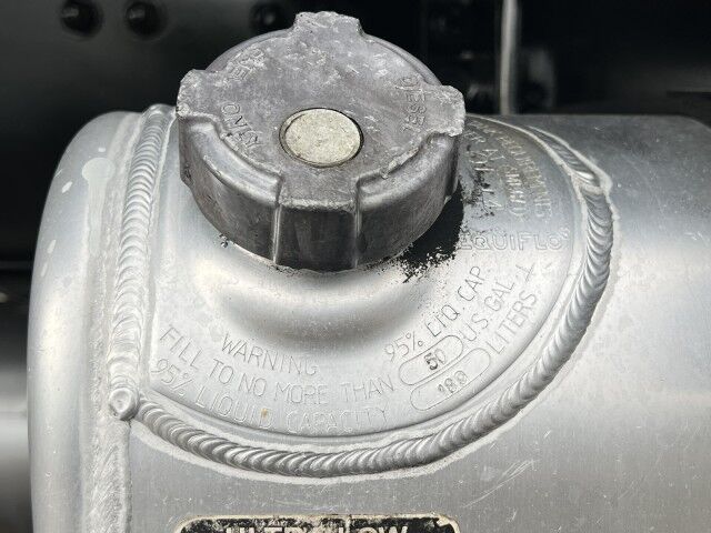 2015 Freightliner M2 106 24' Dry Box Truck with 4,000 lbs. Lift Gate Miami FL