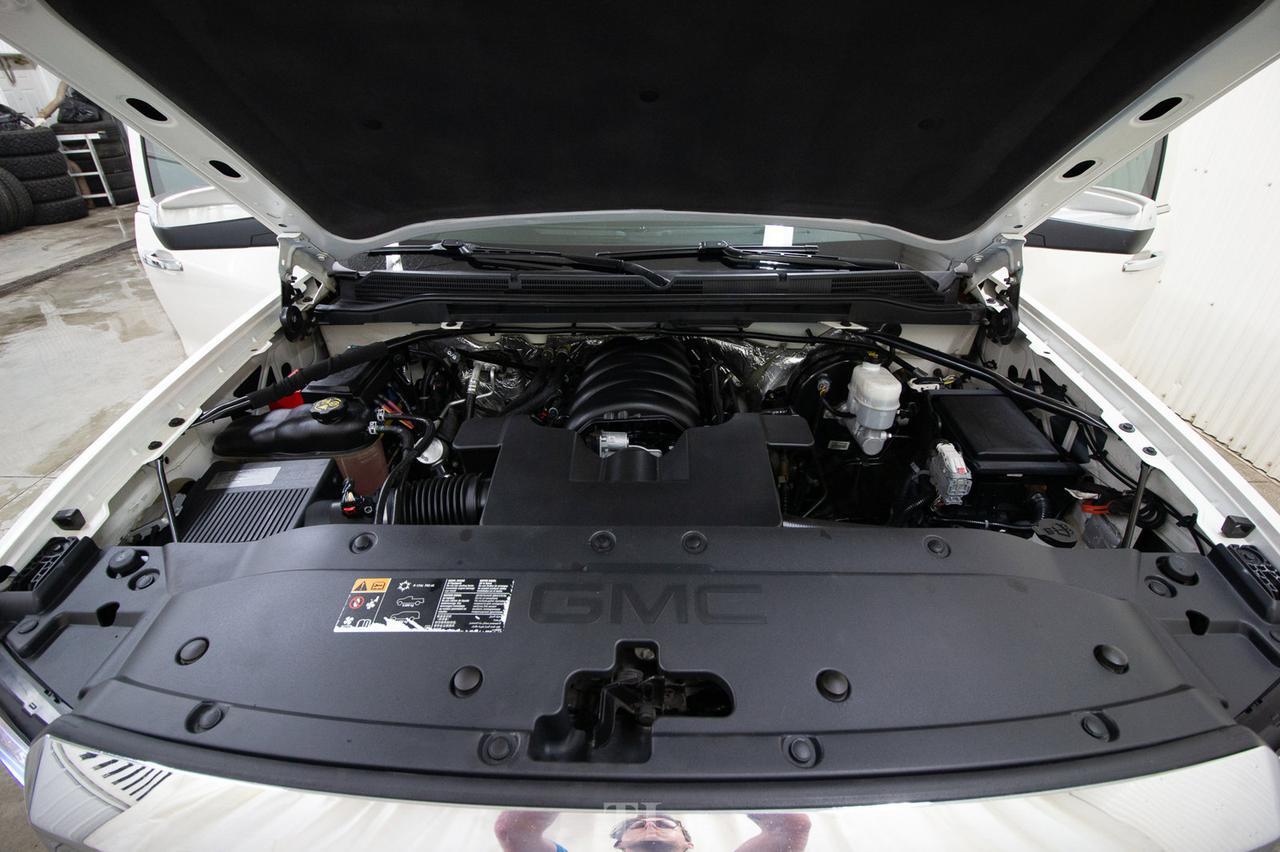 2015 GMC Sierra 1500 4x4 Crew Cab Denali Leather Roof Nav BCam Red Deer AB