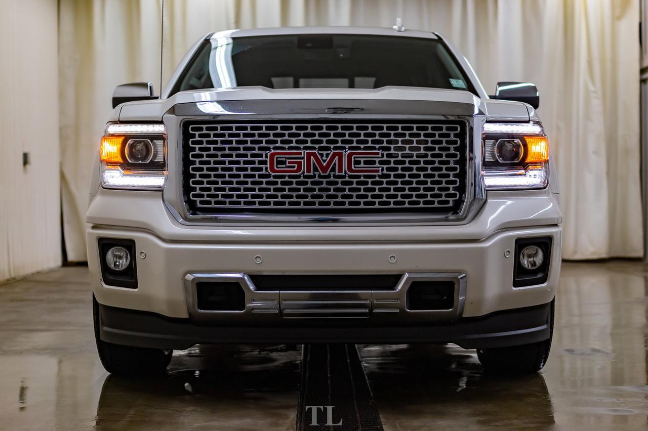2015 GMC Sierra 1500 4x4 Crew Cab Denali Leather Roof Nav BCam Red Deer AB