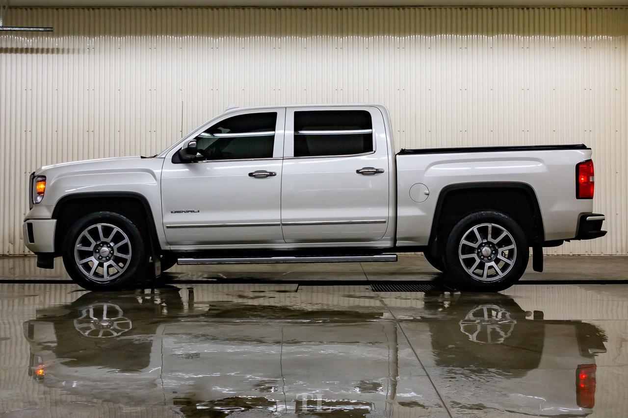 2015 GMC Sierra 1500 4x4 Crew Cab Denali Leather Roof Nav BCam Red Deer AB