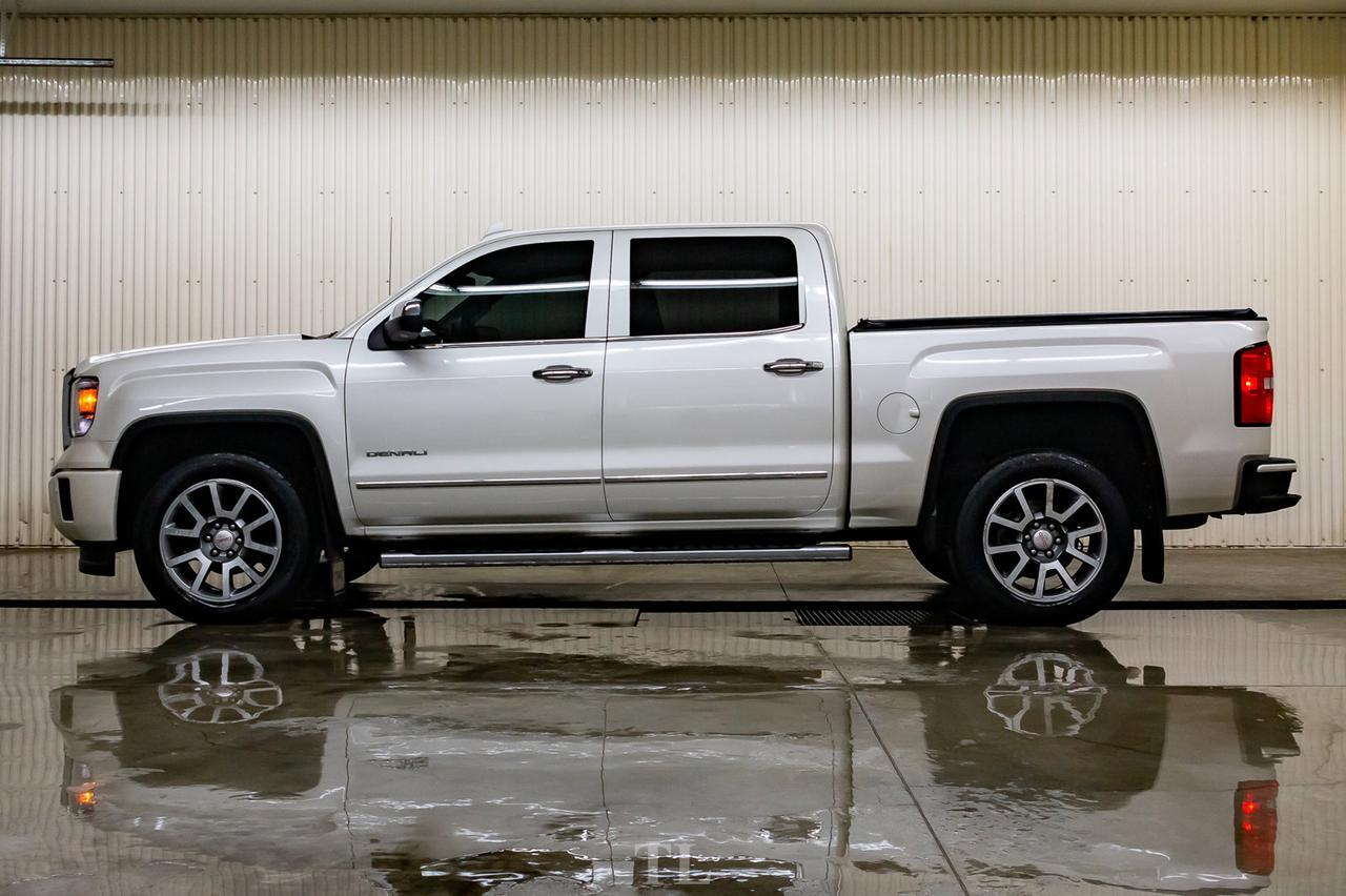 2015 GMC Sierra 1500 4x4 Crew Cab Denali Leather Roof Nav BCam Red Deer AB