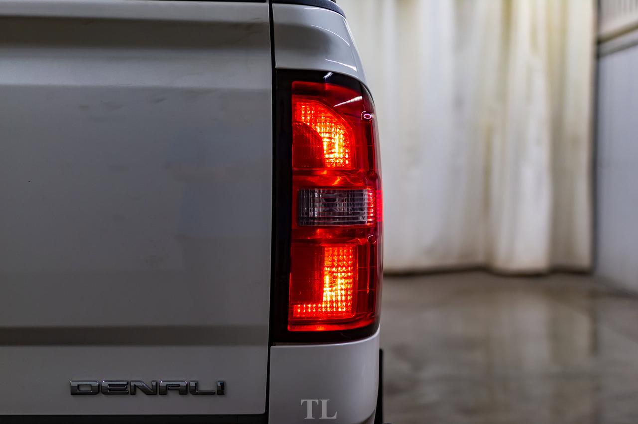 2015 GMC Sierra 1500 4x4 Crew Cab Denali Leather Roof Nav BCam Red Deer AB