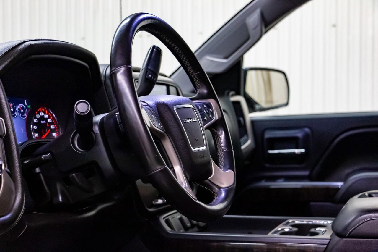 2015 GMC Sierra 1500 4x4 Crew Cab Denali Leather Roof Nav Red Deer AB