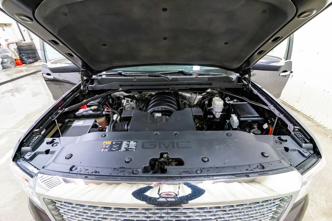 2015 GMC Sierra 1500 4x4 Crew Cab Denali Leather Roof Nav Red Deer AB