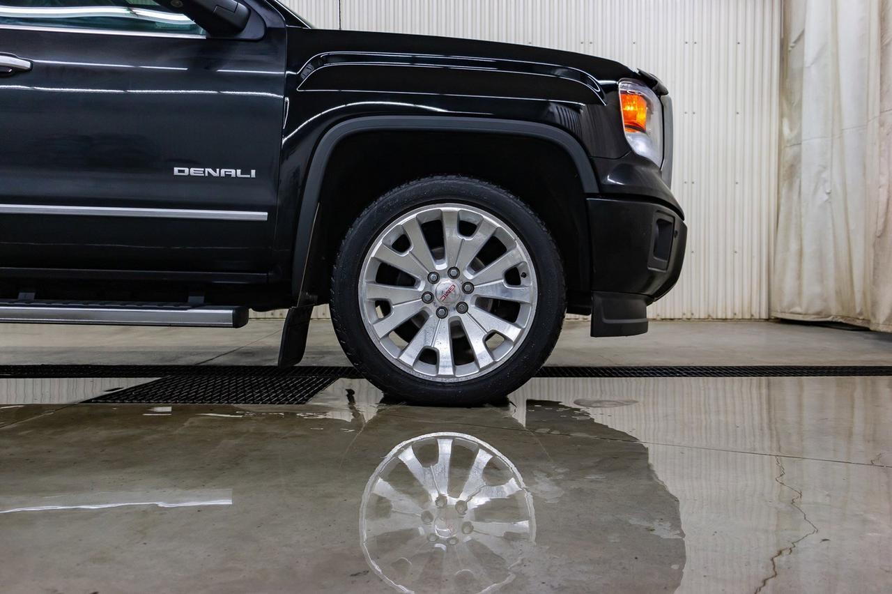 2015 GMC Sierra 1500 4x4 Crew Cab Denali Leather Roof Nav Red Deer AB