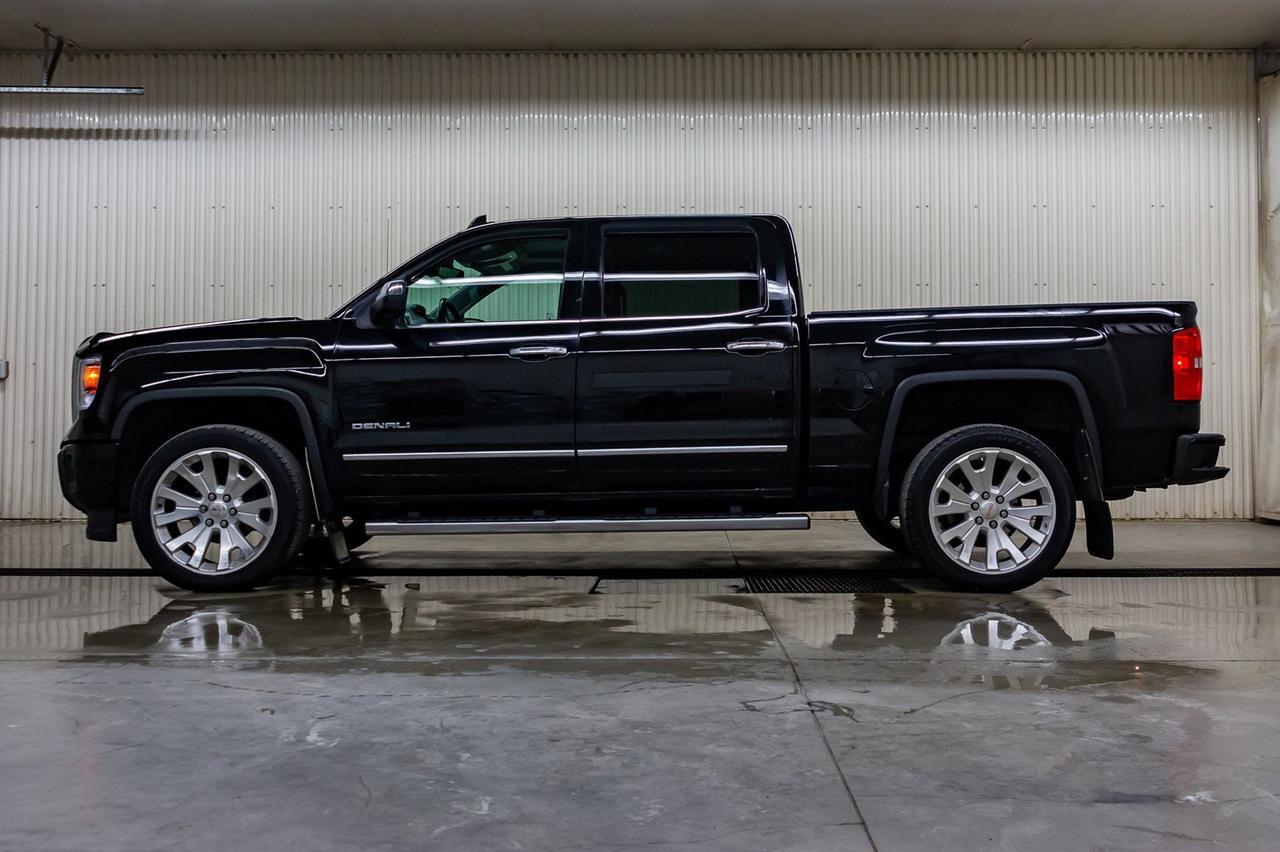 2015 GMC Sierra 1500 4x4 Crew Cab Denali Leather Roof Nav Red Deer AB
